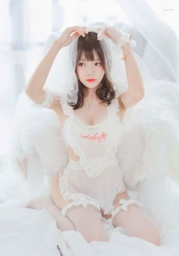 天天色综合合_完整版电影在线观看